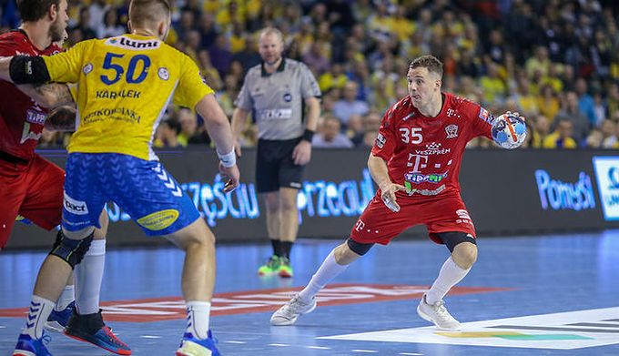 jeu d'un demi centre au handball